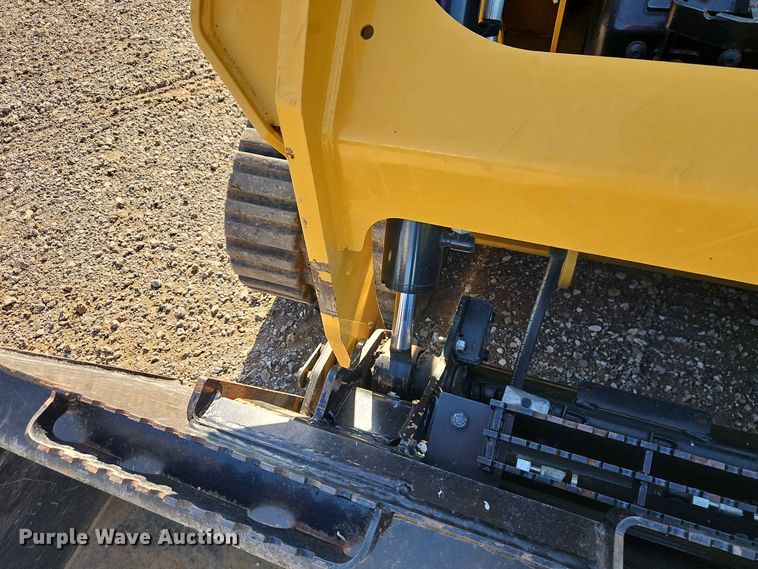 image for item EO8514 2019 Caterpillar 239D tracked skid steer loader
