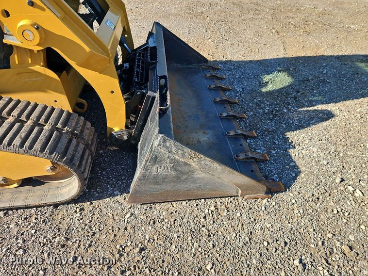 image for item EO8514 2019 Caterpillar 239D tracked skid steer loader