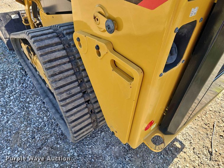image for item EO8514 2019 Caterpillar 239D tracked skid steer loader