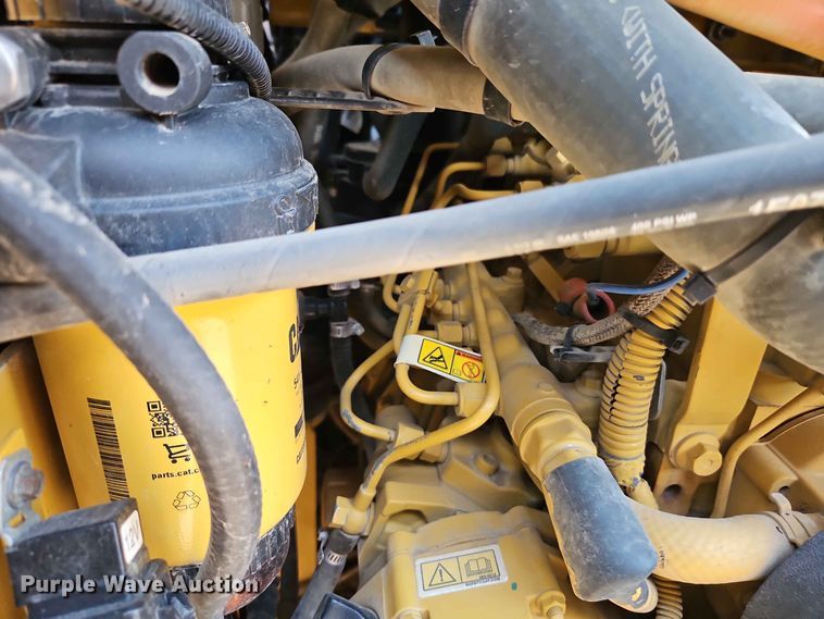image for item EO8514 2019 Caterpillar 239D tracked skid steer loader