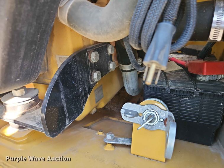 image for item EO8514 2019 Caterpillar 239D tracked skid steer loader