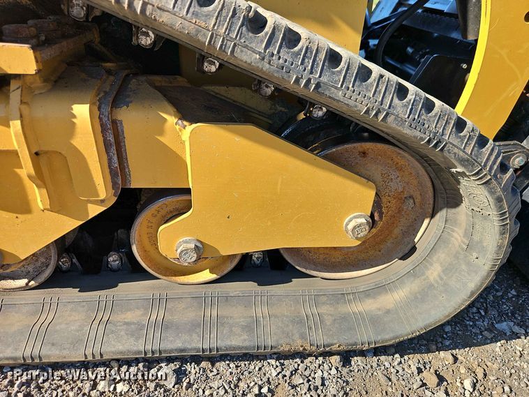 image for item EO8514 2019 Caterpillar 239D tracked skid steer loader