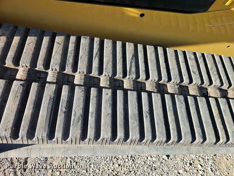image for item EO8514 2019 Caterpillar 239D tracked skid steer loader
