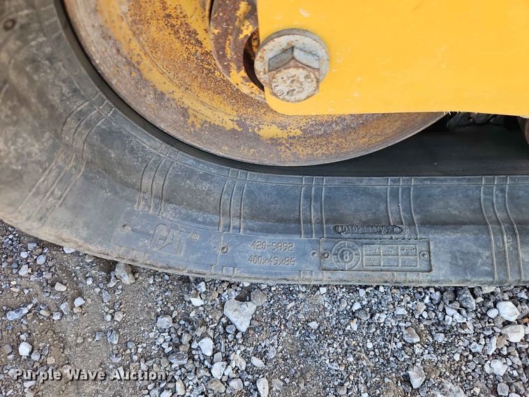 image for item EO8514 2019 Caterpillar 239D tracked skid steer loader