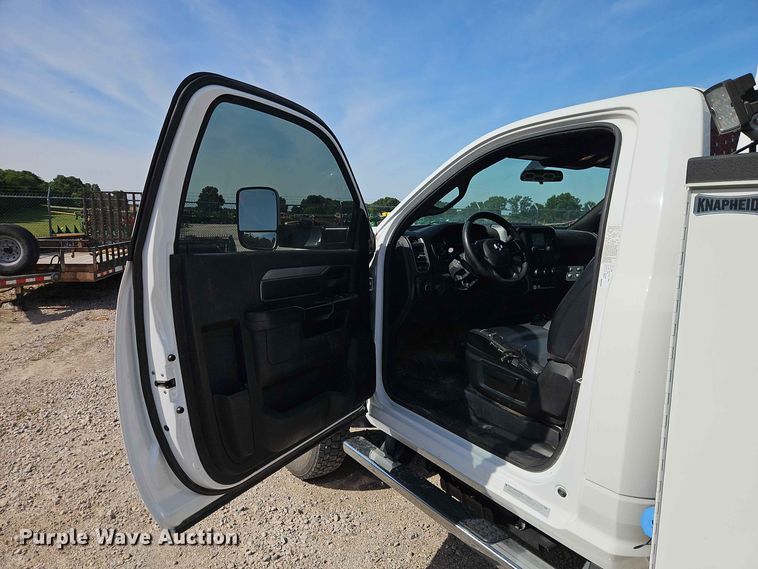 image for item EO8518 2021 RAM 5500 utility / service truck