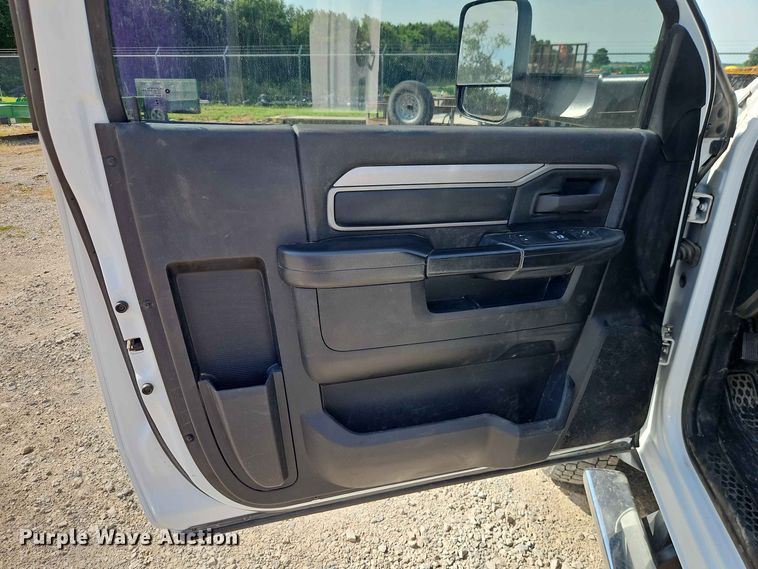 image for item EO8518 2021 RAM 5500 utility / service truck