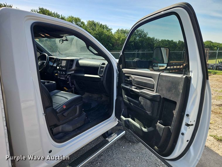 image for item EO8518 2021 RAM 5500 utility / service truck