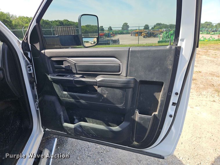 image for item EO8518 2021 RAM 5500 utility / service truck