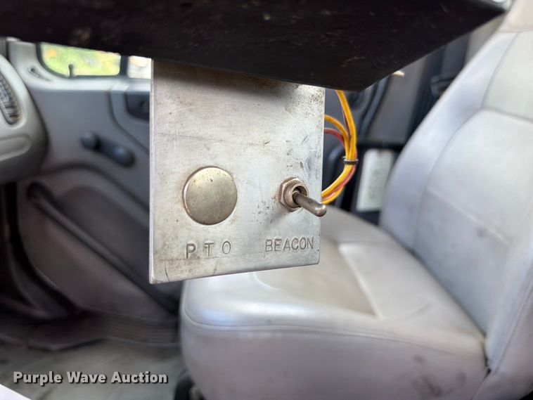 image for item EQ8032 2006 Freightliner Business Class M2 oil distributor truck