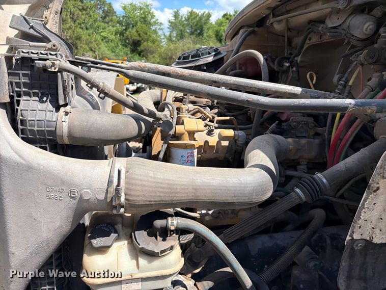 image for item EQ8032 2006 Freightliner Business Class M2 oil distributor truck