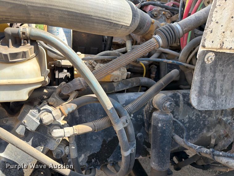 image for item EQ8032 2006 Freightliner Business Class M2 oil distributor truck