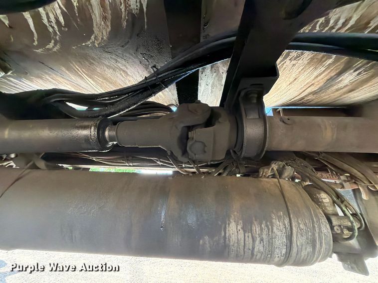 image for item EQ8032 2006 Freightliner Business Class M2 oil distributor truck