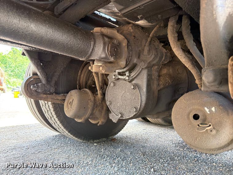 image for item EQ8032 2006 Freightliner Business Class M2 oil distributor truck