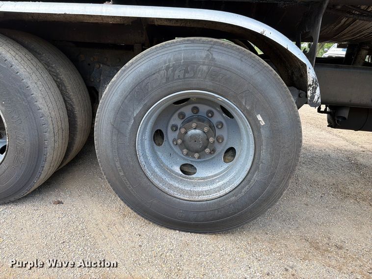 image for item EQ8032 2006 Freightliner Business Class M2 oil distributor truck