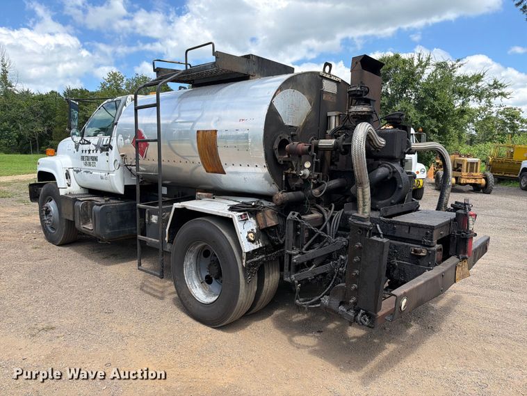 image for item EQ8033 1999 GMC C7500 oil distributor truck