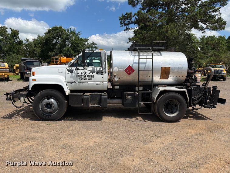 image for item EQ8033 1999 GMC C7500 oil distributor truck
