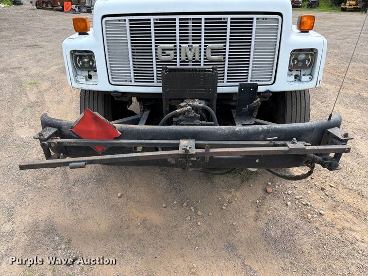 image for item EQ8033 1999 GMC C7500 oil distributor truck