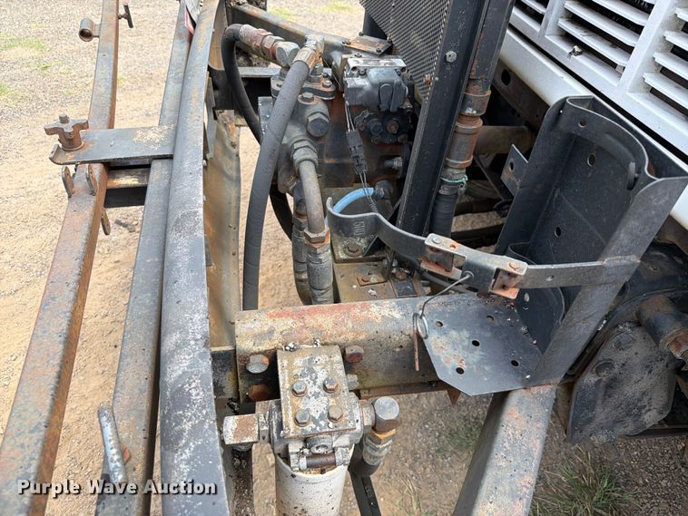 image for item EQ8033 1999 GMC C7500 oil distributor truck
