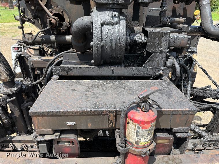image for item EQ8033 1999 GMC C7500 oil distributor truck