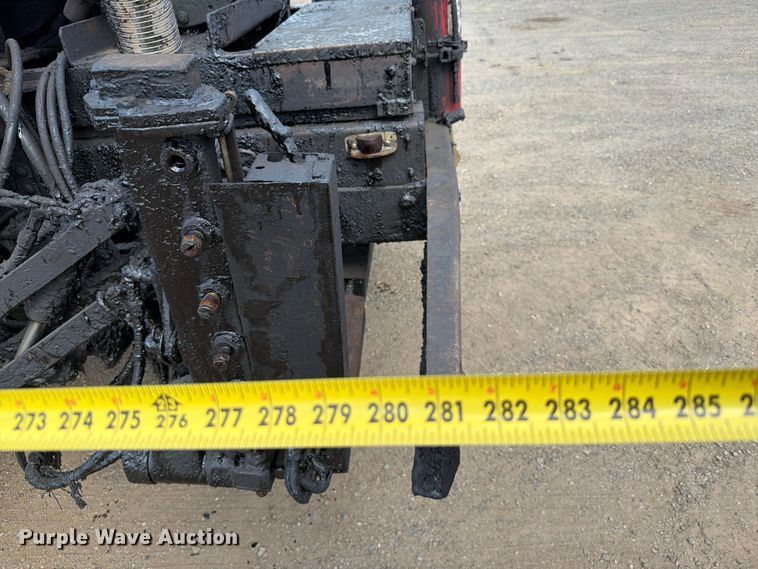 image for item EQ8033 1999 GMC C7500 oil distributor truck