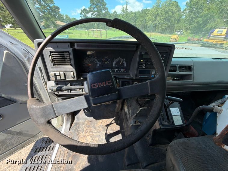 image for item EQ8033 1999 GMC C7500 oil distributor truck