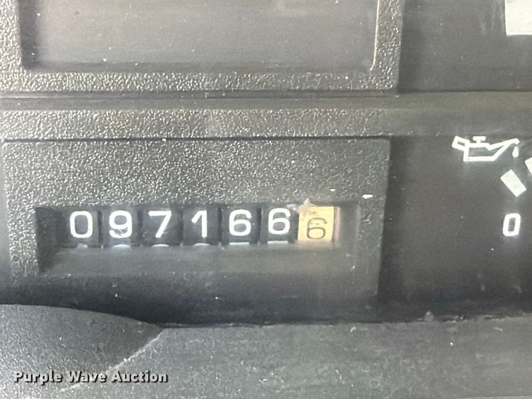 image for item EQ8033 1999 GMC C7500 oil distributor truck