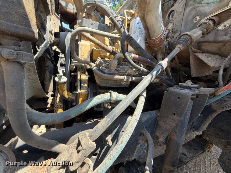 image for item EQ8033 1999 GMC C7500 oil distributor truck