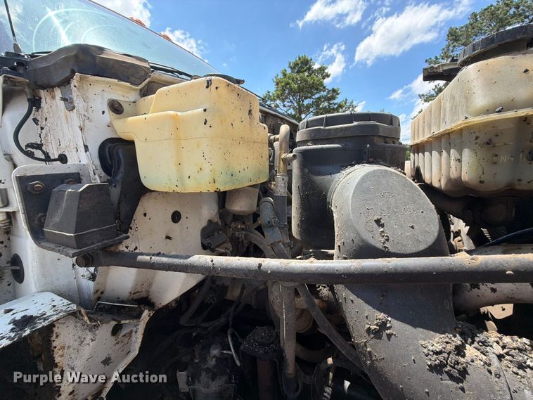 image for item EQ8033 1999 GMC C7500 oil distributor truck