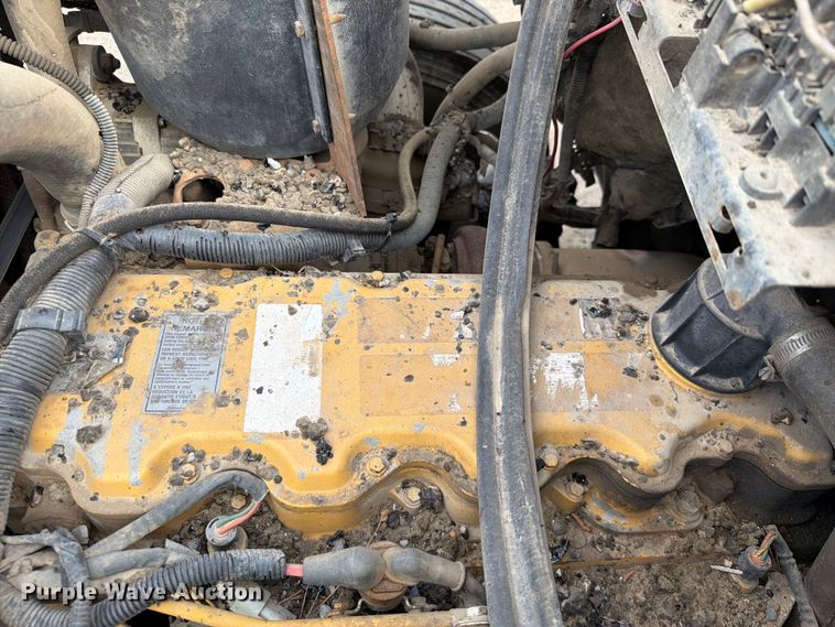 image for item EQ8033 1999 GMC C7500 oil distributor truck
