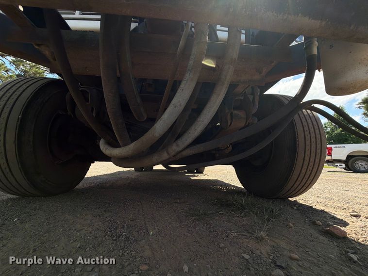 image for item EQ8033 1999 GMC C7500 oil distributor truck