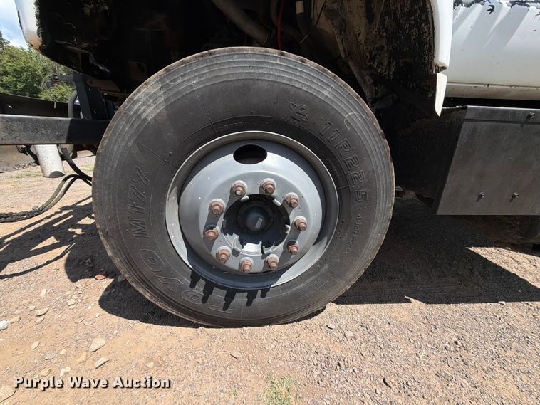 image for item EQ8033 1999 GMC C7500 oil distributor truck