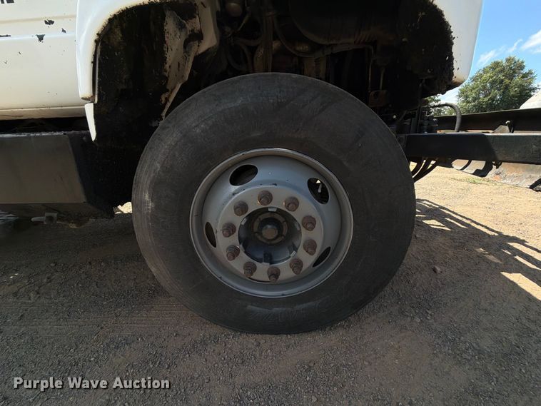 image for item EQ8033 1999 GMC C7500 oil distributor truck