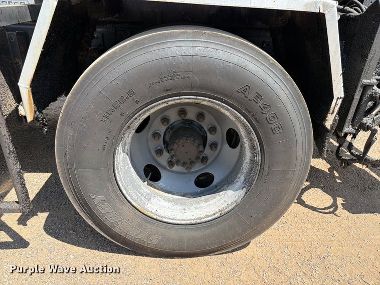 image for item EQ8033 1999 GMC C7500 oil distributor truck