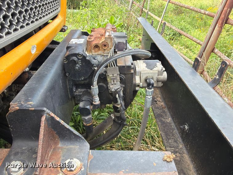 image for item EQ8036 2004 Chevrolet C7500 oil distributor truck