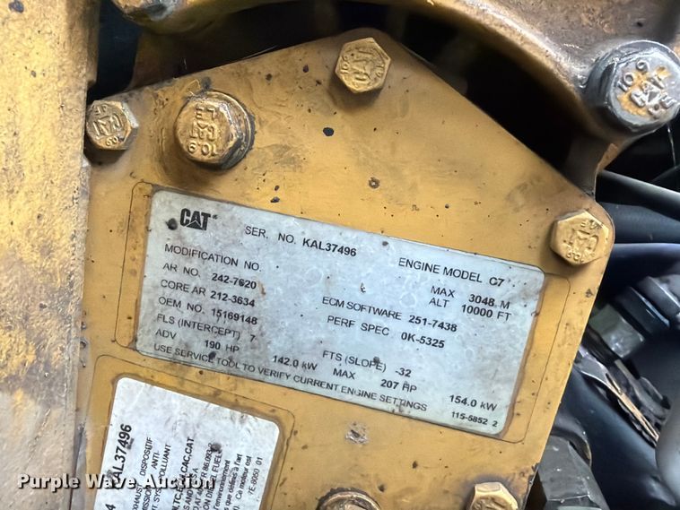 image for item EQ8036 2004 Chevrolet C7500 oil distributor truck
