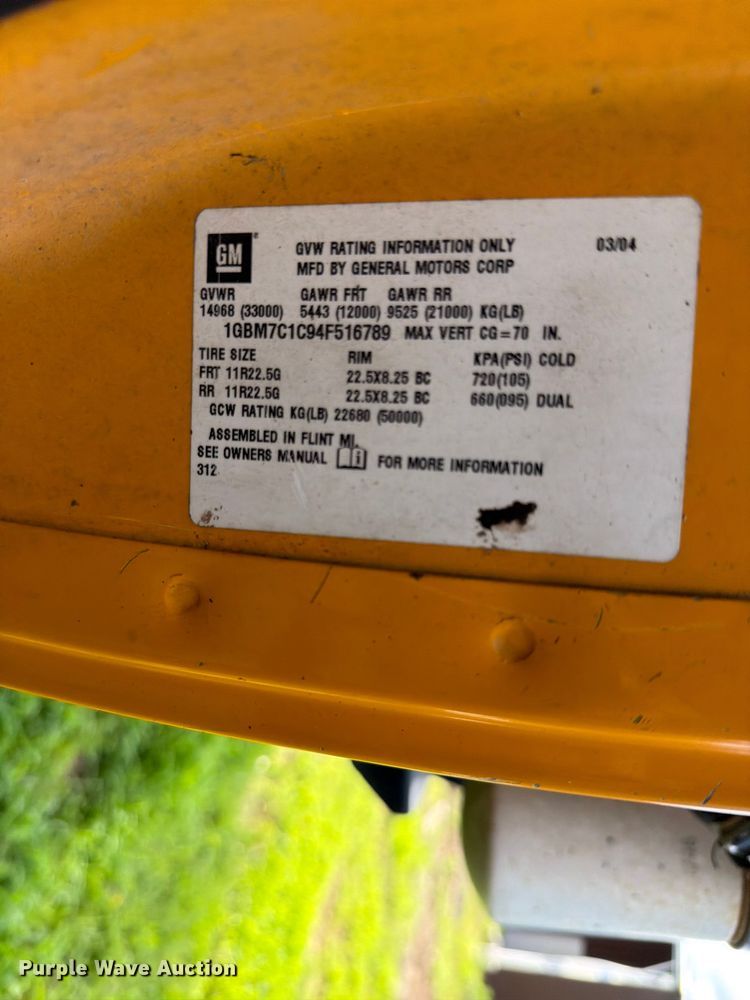 image for item EQ8036 2004 Chevrolet C7500 oil distributor truck