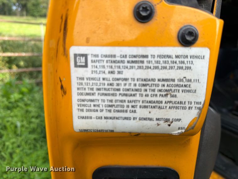 image for item EQ8036 2004 Chevrolet C7500 oil distributor truck