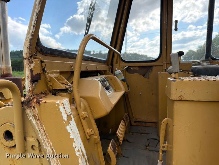 image for item EQ8037 Caterpillar 941B track loader