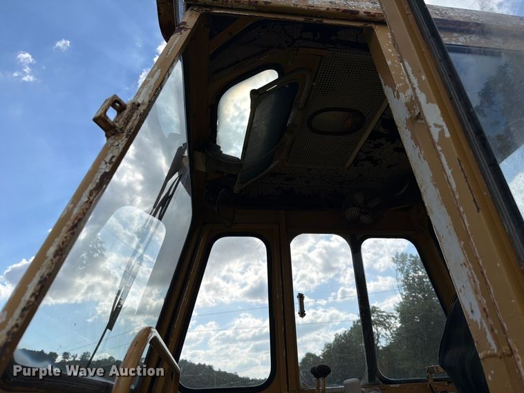 image for item EQ8037 Caterpillar 941B track loader