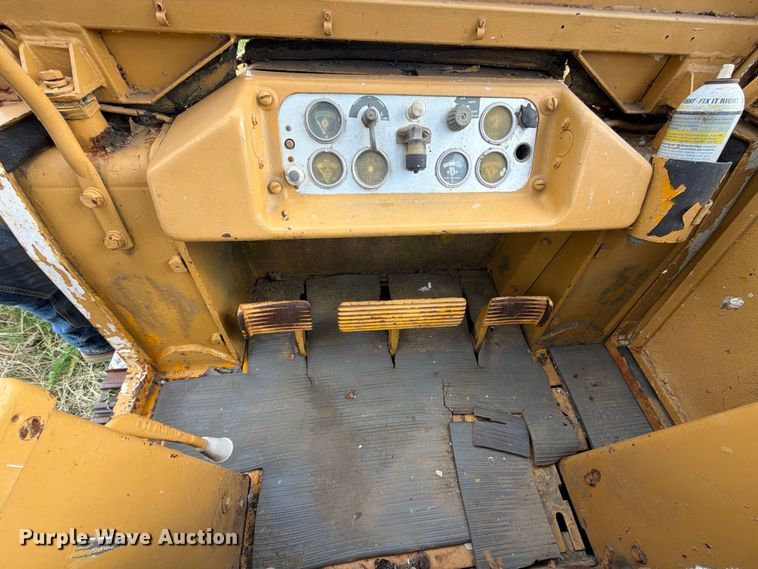 image for item EQ8037 Caterpillar 941B track loader