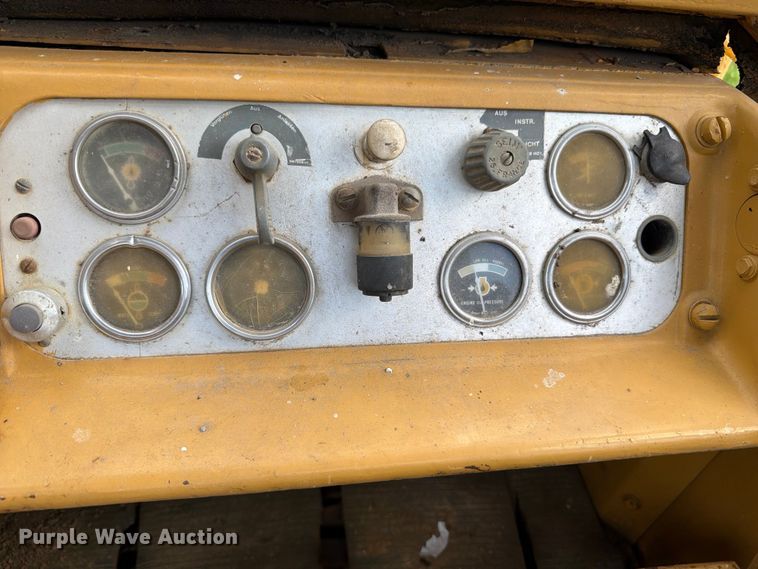 image for item EQ8037 Caterpillar 941B track loader