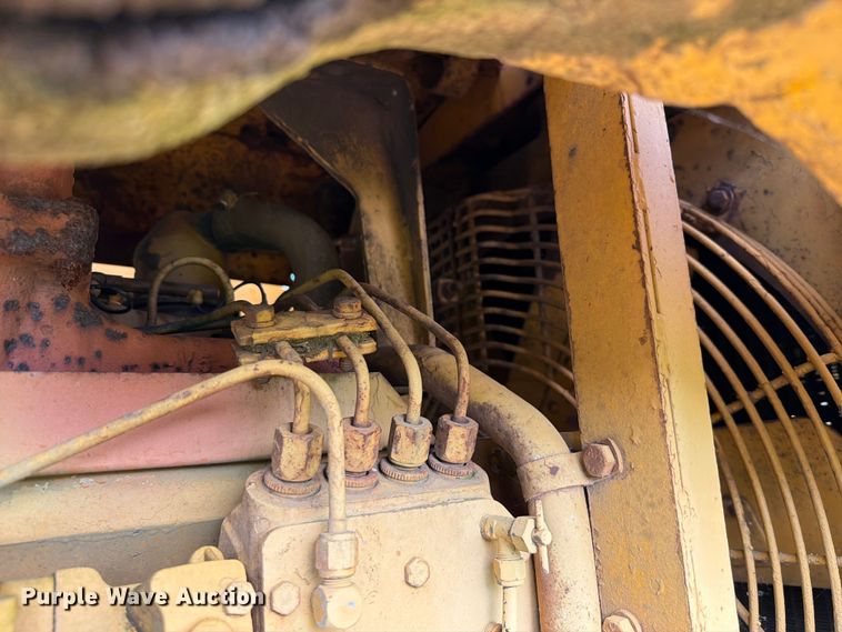 image for item EQ8037 Caterpillar 941B track loader