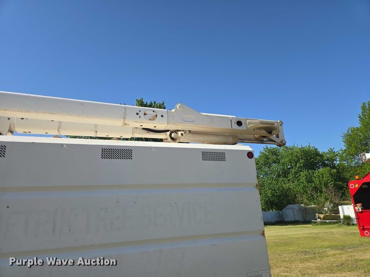 image for item ER1619 2006 International MA025 bucket truck