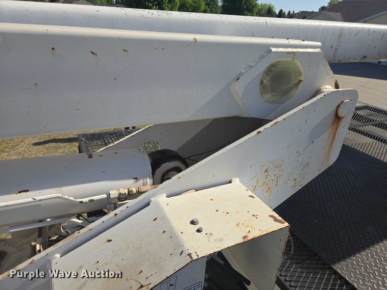 image for item ER1619 2006 International MA025 bucket truck