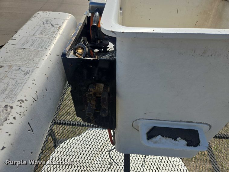 image for item ER1619 2006 International MA025 bucket truck