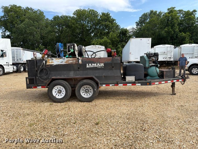 image for item ER3022 2014 Lamar 5RV fuel and lube trailer
