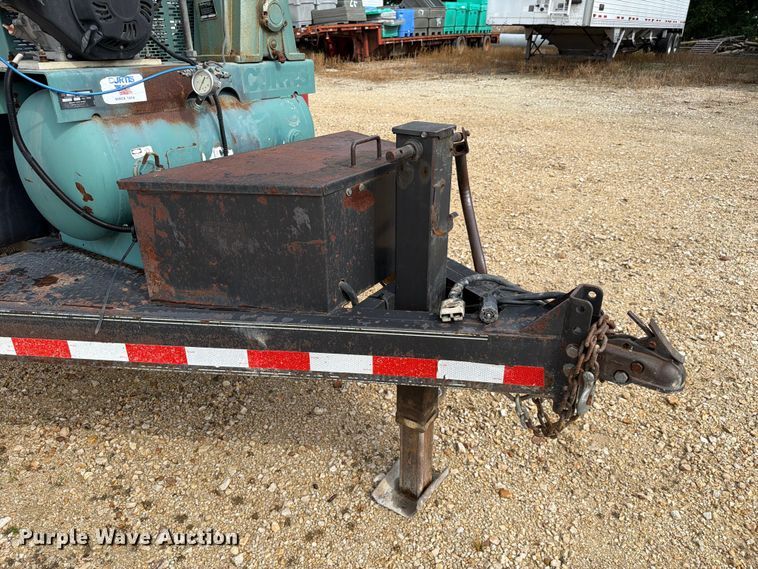 image for item ER3022 2014 Lamar 5RV fuel and lube trailer