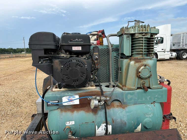 image for item ER3022 2014 Lamar 5RV fuel and lube trailer
