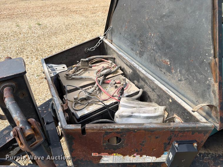 image for item ER3022 2014 Lamar 5RV fuel and lube trailer