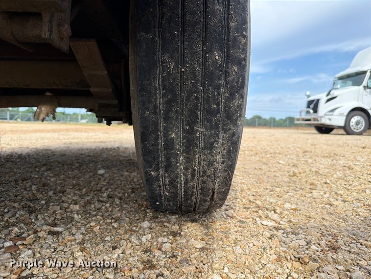 image for item ER3022 2014 Lamar 5RV fuel and lube trailer